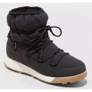 All in Motion Black and Tan Winter Boots